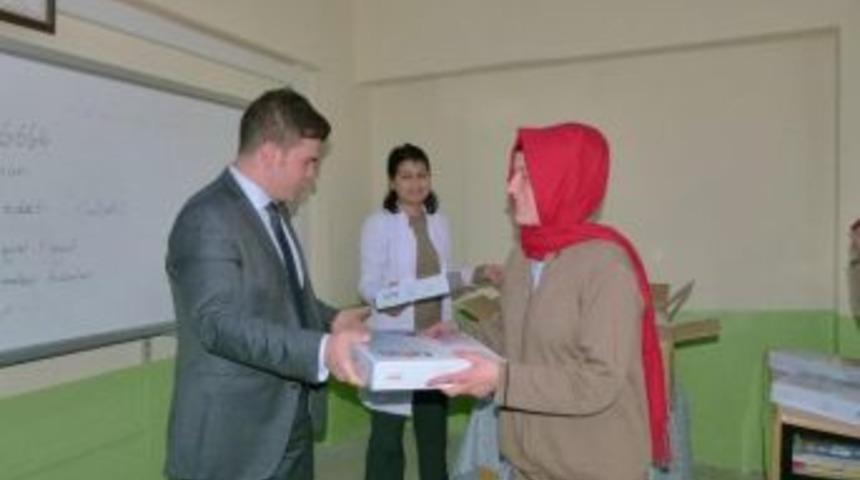 Kelesli Öğrenciler Tabletlerine Kavuştu