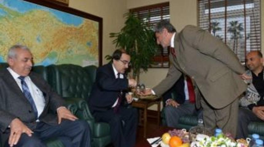 Umre'den D&ouml;nen Alevi Kanaat &Ouml;nderlerinden Vali Coş&rsquo;a Ziyaret