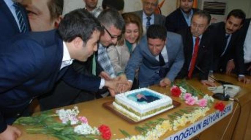 Adana'da, Başbakan Erdoğan'ın Doğum G&uuml;n&uuml; Kutlandı