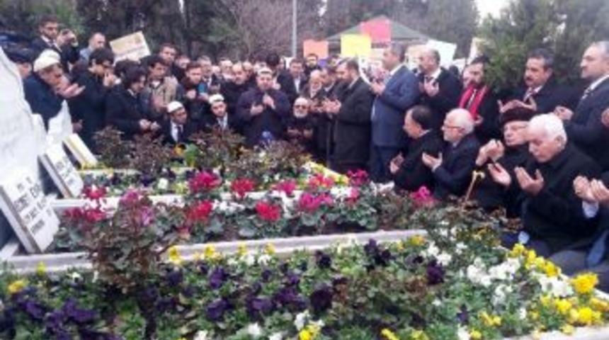 Necmettin Erbakan Mezarı Başında Anıldı