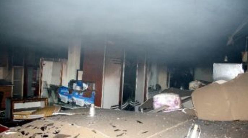 Bozkurt&rsquo;ta Mobilya Mağazası Yangını