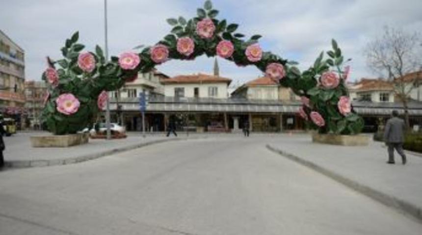 İkinci G&uuml;l Anıtı Da Kaldırıldı