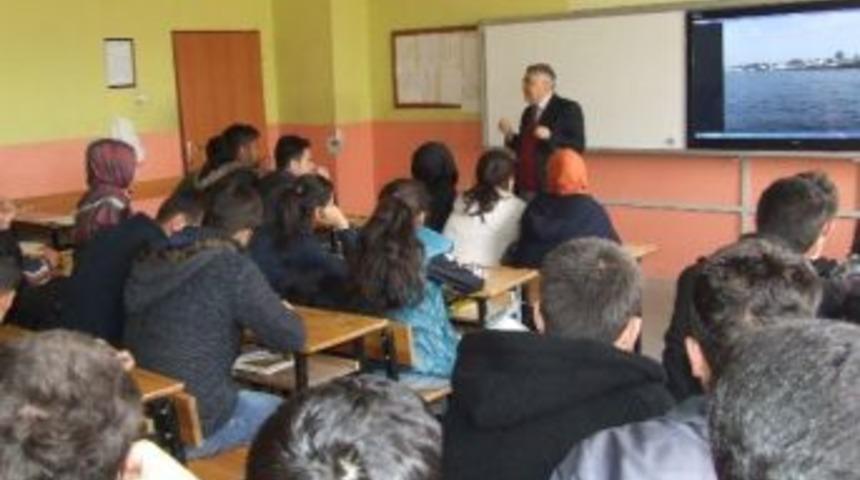 Kıbrıs&rsquo;tan Vanlı &Ouml;ğrencilere Akademik Destek