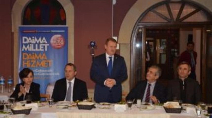 Daniş İş Adamlarıyla Buluştu