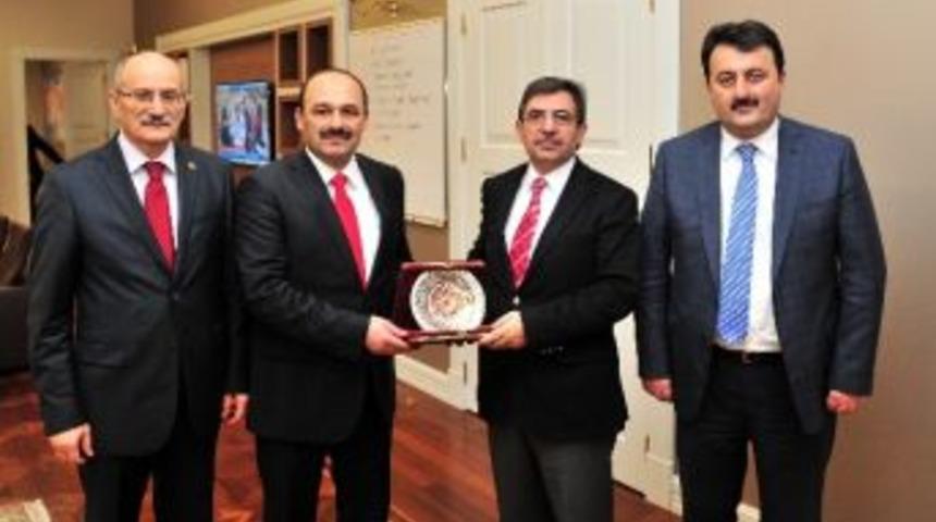 Rekt&ouml;r Aydın, Bakan G&uuml;ll&uuml;ce&rsquo;yi Ziyaret Etti