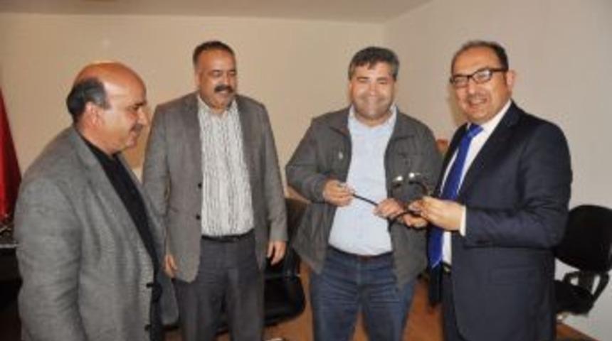 Derman&rsquo;dan Anlamlı Hediye