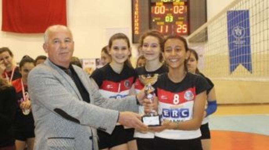 &Ccedil;iftlikk&ouml;y Şampiyonluğa Ambargo Koydu