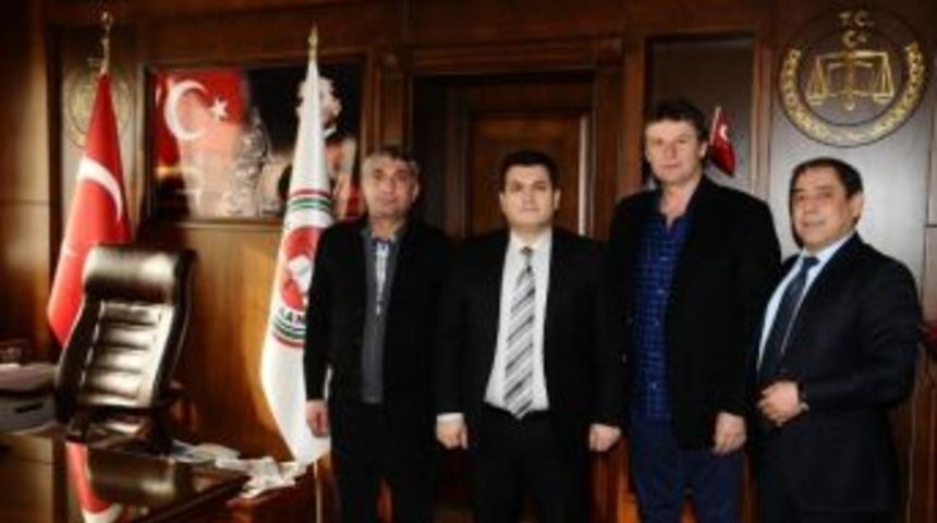 Erzurum B&uuml;y&uuml;kşehir Belediyespor Teknik Direkt&ouml;r&uuml; İncedal&rsquo;dan Başsavcı Apa&ccedil;ık&rsquo;a Ziyaret