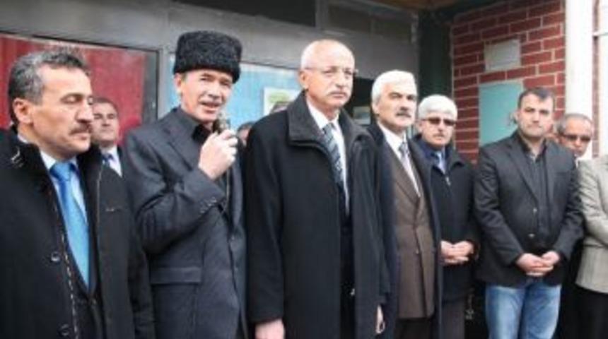 Kırım T&uuml;rklerine Yapılan Zul&uuml;m Protesto Edildi