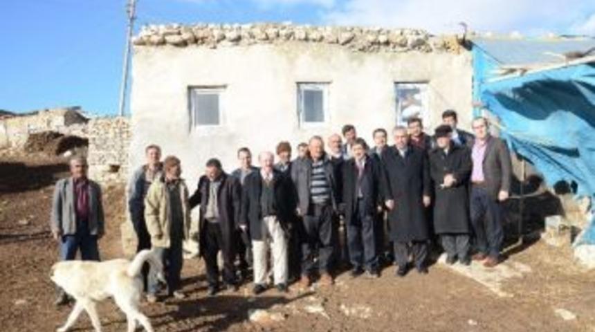 S&uuml;leyman Eser, K&ouml;yleri Ziyaret Etti