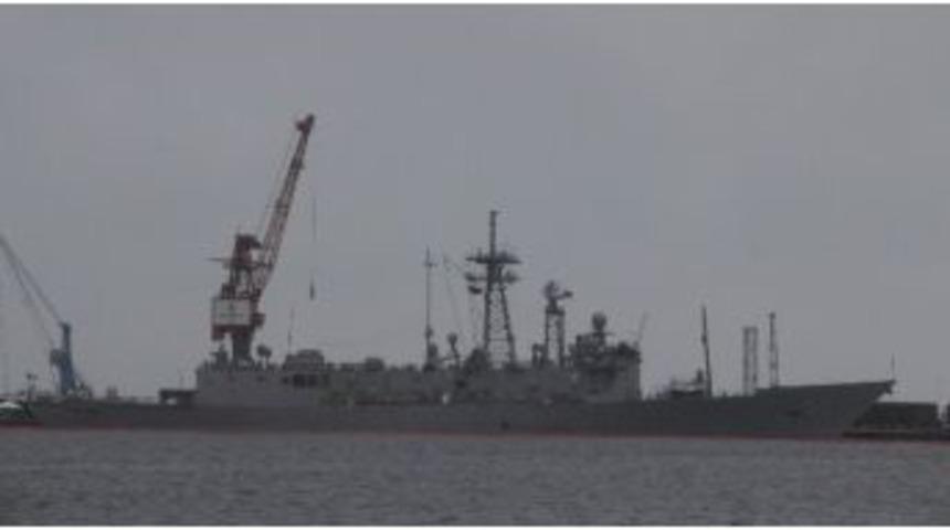 Amerikan Savaş Gemisinin Onarımı Devam Ediyor