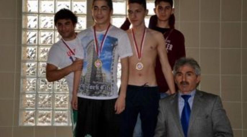 Y&uuml;zme Okullar Arası İl Birincileri &Ouml;d&uuml;llendirildi