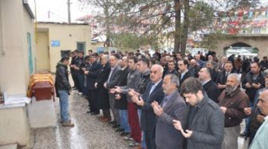 İntihar Eden &Uuml;niversite &Ouml;ğrencisi Toprağa Verildi