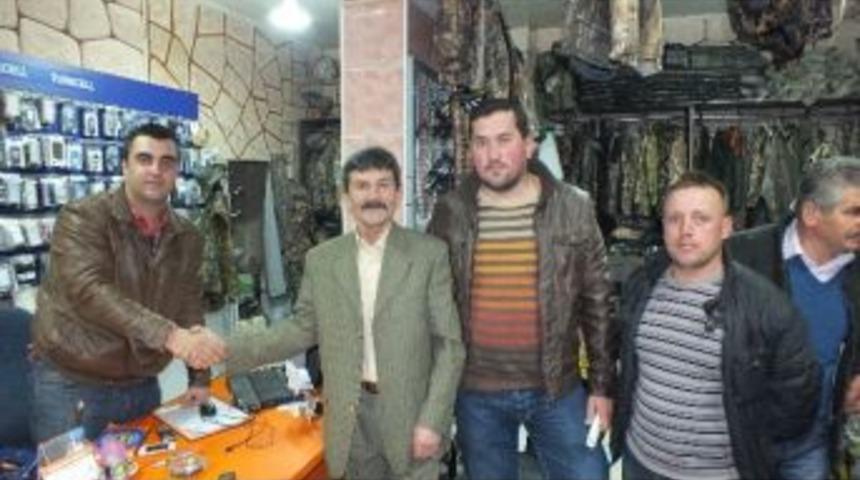 Muhtar Adayı Necmi Akyol, Azalarıyla Se&ccedil;menleri Ziyaret Etti