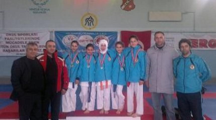 Anadolu Yıldızları Karate Grup M&uuml;sabakası