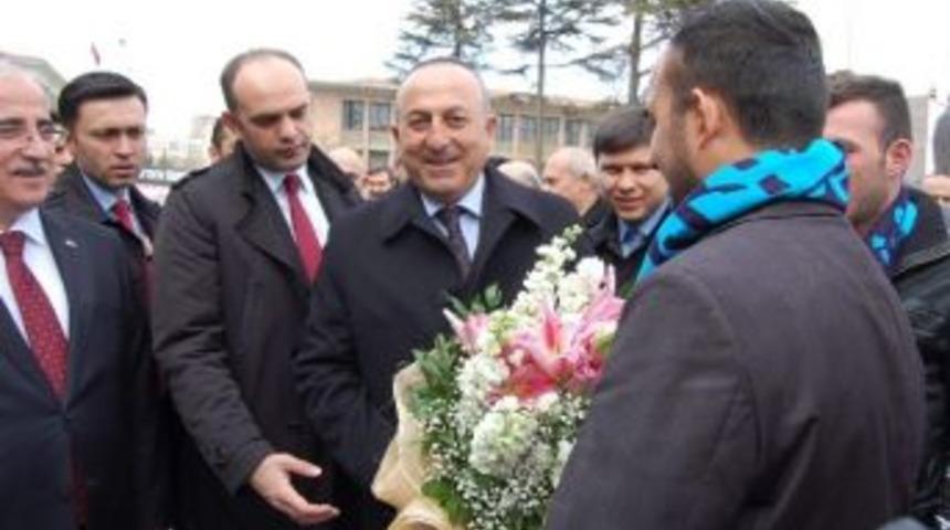 Suriyeye Yarım Tır'larını Bakan &Ccedil;avuşoğlu Uğurladı