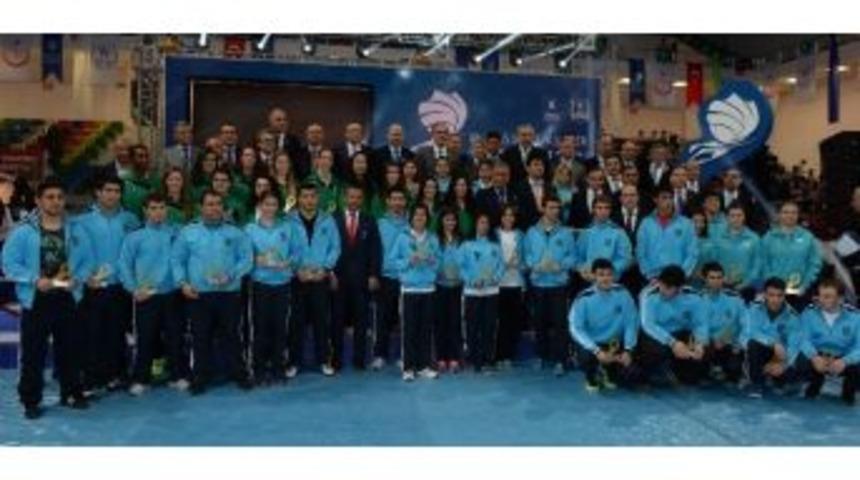 Sporda B&uuml;y&uuml;kşehir&rsquo;in Gurur Gecesi