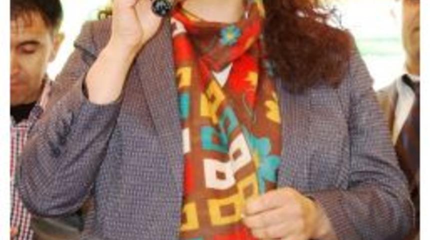 Sebahat Tuncel: “chp Cemaate Sarılmış Durumda”