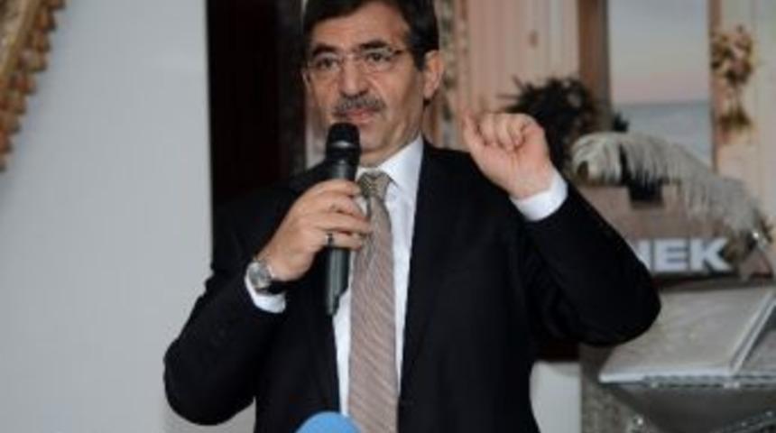 Bakan Güllüce, Ataşehir’de Vatandaşların İmar Sorununu Dinledi