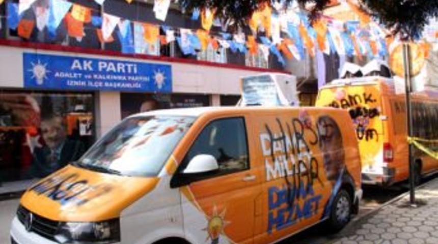 İznik'te Ak Parti Bina ve Ara&ccedil;larına &Ccedil;irkin Saldırı