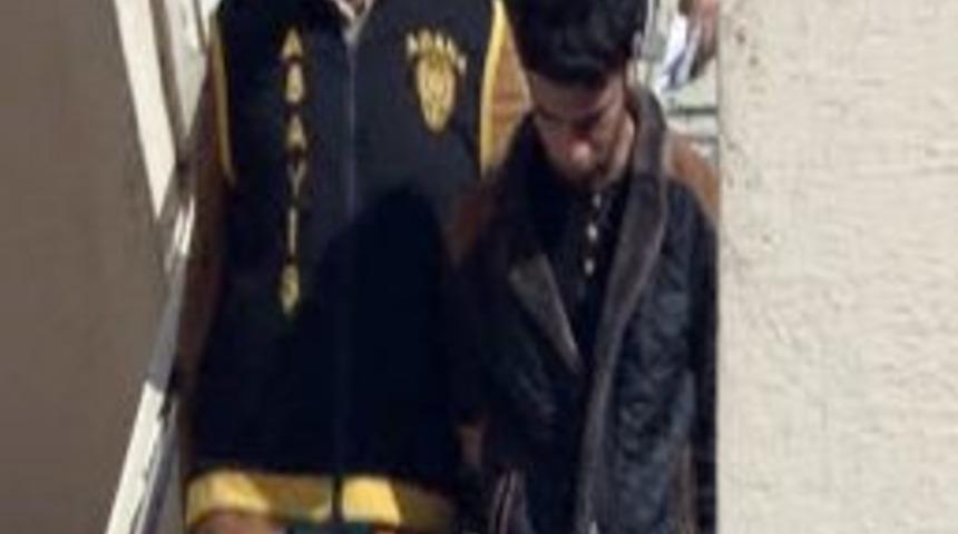 Sahte Polis Ger&ccedil;eğine Yakalandı