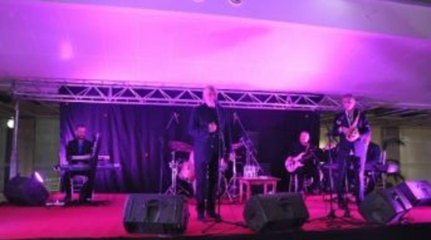 İlhan Şeşen Bursa&rsquo;da Konser Verdi