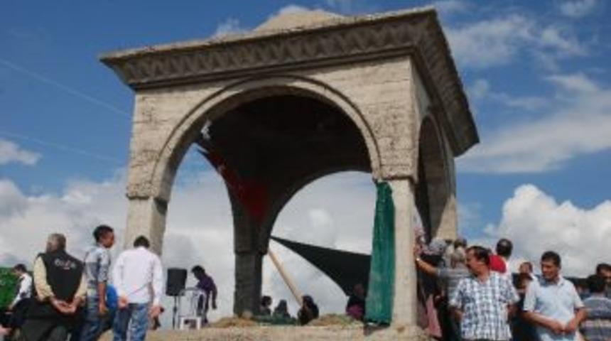 Sadıklar K&ouml;y&uuml;ndeki T&uuml;rbe Onarılacak