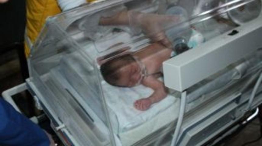 Ambulans U&ccedil;ak 2 Aylık Bebeğin Hayatını Kurtardı