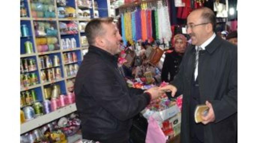 Başkan G&uuml;mr&uuml;k&ccedil;&uuml;oğlu Se&ccedil;im Gezilerini S&uuml;rd&uuml;r&uuml;yor