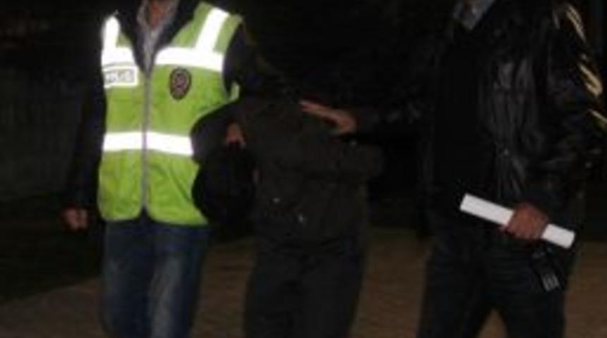 Marketten Kaşar, Tereyağ Ve Bal &Ccedil;alan Hırsızlar Yakalandı