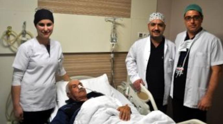 D&uuml;nyam Hastanesi'nden Başarılı Ameliyat