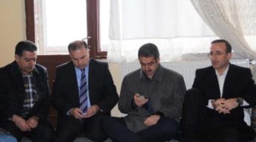 Bitlis Milletvekili Vahit Kiler Halk Oyunları Ekibi İle Kahvaltıda Bir Araya Geldi