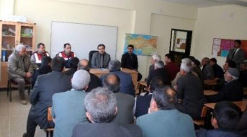 Kaymakam G&uuml;ven K&ouml;yl&uuml;lerin Sorunlarını Dinledi