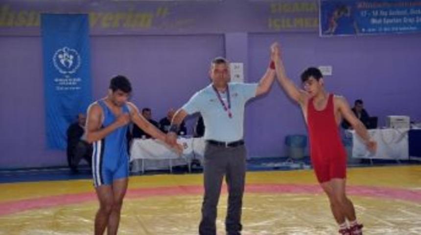 G&uuml;reş Şampiyonası Muş&rsquo;ta Başladı