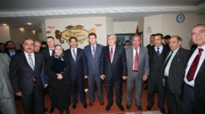 Başkan Karaosmanoğlu Dilovası&rsquo;nda Muhtarlarla Bir Araya Geldi