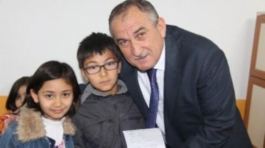 İlkokul &Ouml;ğrencisinden Belediye Başkanına Anlamlı Şiir