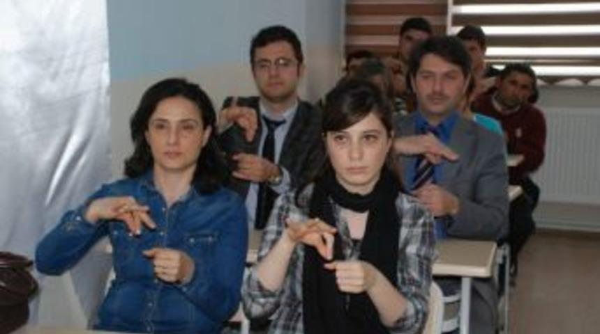 Kamu G&ouml;revlilerine İşaret Dili Kursu