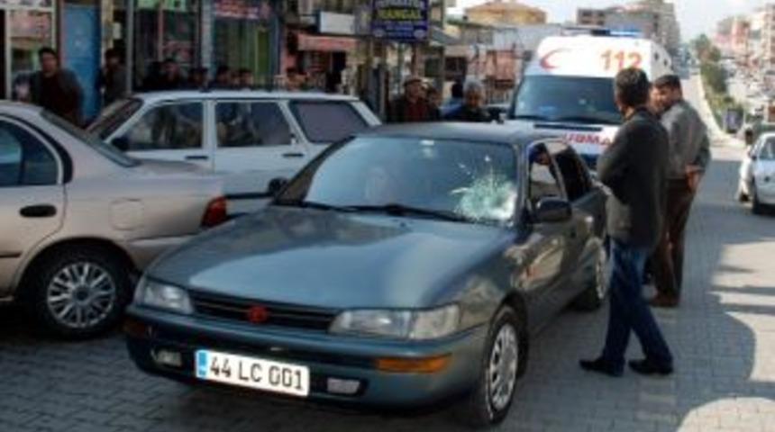 Otomobilin &Ccedil;arptığı Yaya Yaralandı