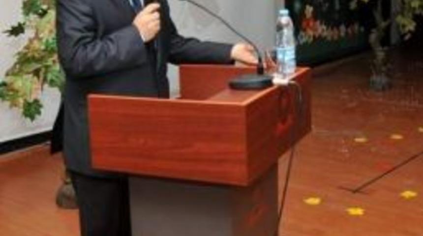 Yy&uuml; Rekt&ouml;r&uuml; Prof. Dr. Peyami Battal İlk&ouml;ğretim &Ouml;ğrencileri İle S&ouml;yleşi Yaptı