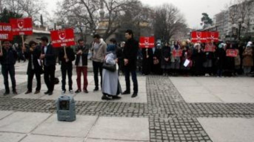 Gen&ccedil;lerden 28 Şubat Tepkisi