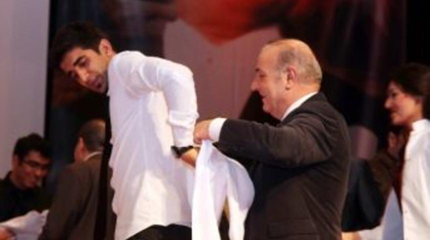 Ga&uuml;n&rsquo;de Beyaz &Ouml;nl&uuml;k Giyme T&ouml;reni