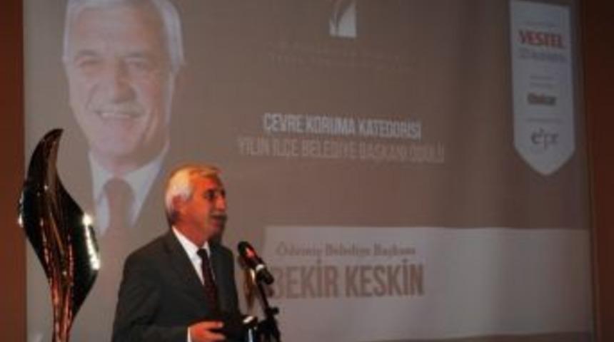 &Ouml;zel Kalem Dergisi&rsquo;nden &Ouml;demiş&rsquo;e &Ouml;d&uuml;l