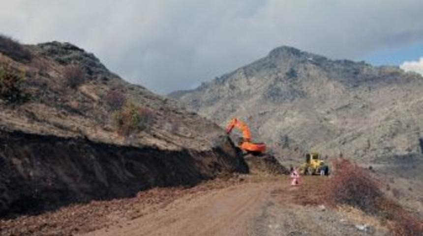G&uuml;m&uuml;şhane &Ouml;zel İdaresi Canca Kalesi Yolunda Onarım Yapıyor