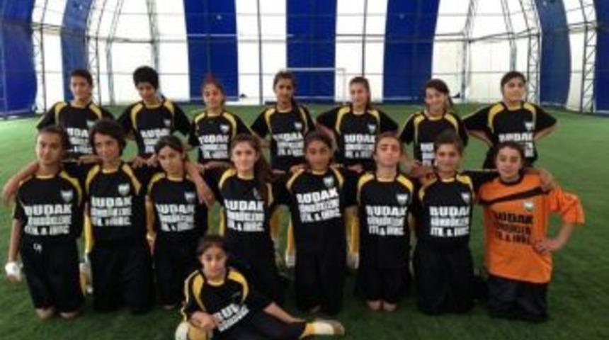 Bayan Futbolunda Ağrı Derbisi