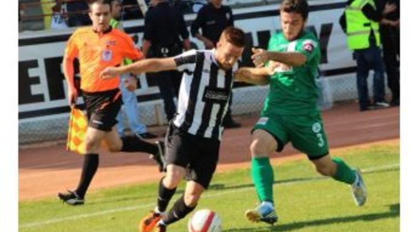 Efe, S&uuml;rpriz Peşinde