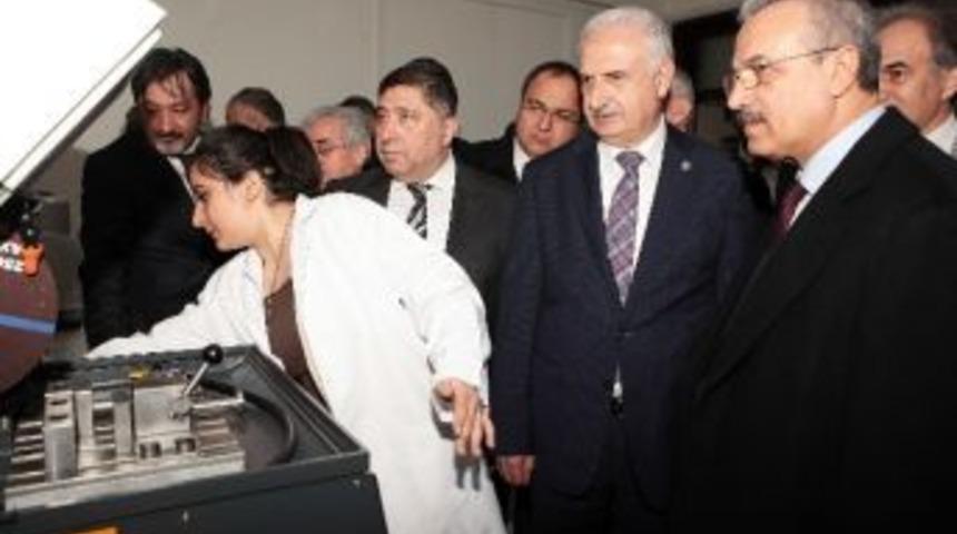 Metal&uuml;rji Ve Malzeme M&uuml;hendisliği B&ouml;l&uuml;m Laboratuvarı A&ccedil;ıldı