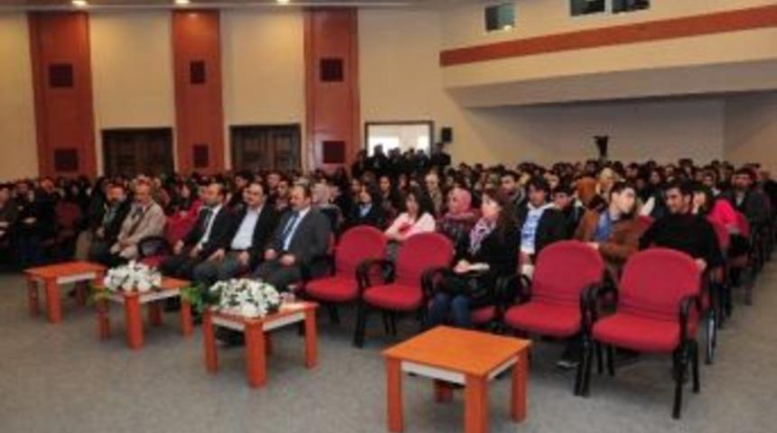 K&uuml;&rsquo;de &ldquo;tarihi Ve Siyasi Y&ouml;nleriyle Ermeni Meselesi&rdquo; Konulu Panel D&uuml;zenlendi