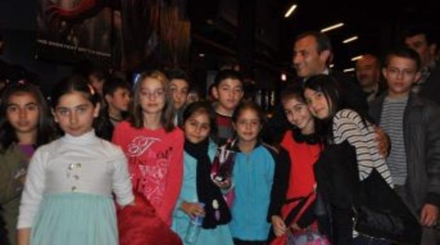 Seydişehirli Yetim Ve &Ouml;ks&uuml;zlerin Sinema Keyfi