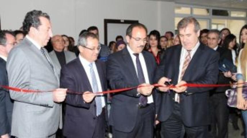 &Ccedil;alıştay Resimleri Sergilendi