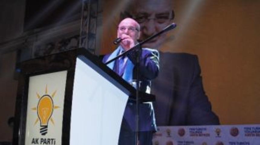 Y&uuml;cel &Ccedil;elikbilek Beykoz&rsquo;daki Adaylığını Ak Partililerle Kutladı